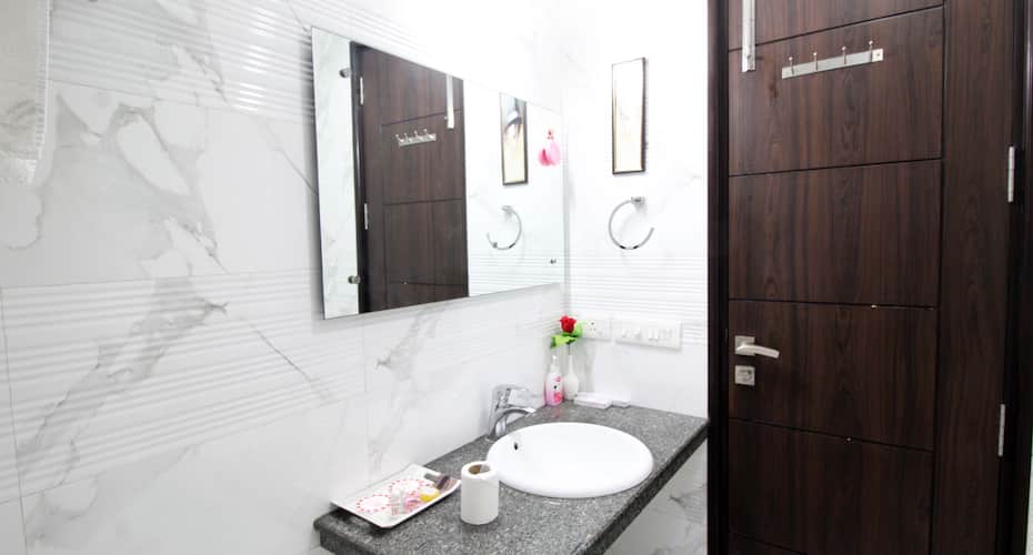 TG Stays Janakpuri 1, New Delhi 5